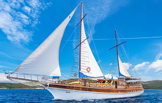 Segelschiff Linha - Traditionlssegeln in Kroatien - unter Segel
