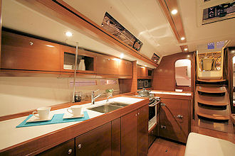 Segelyacht Dufour 405 - Pantry
