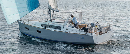 Oceanis 38 - Yachtcharter für 4 - 7 Personen