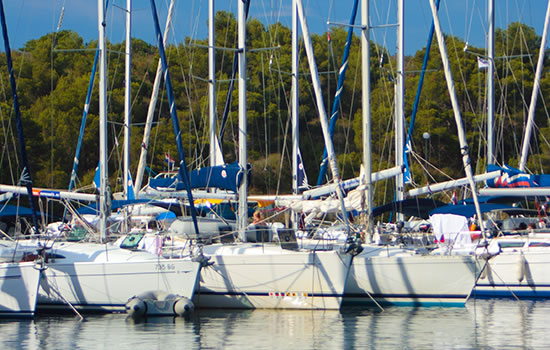 Charteryachten
