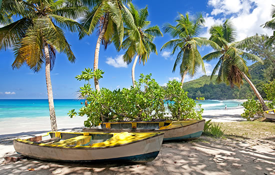 Anse Takamaka auf Mahé - ein Ziel für Yachtcharter Seychellen
