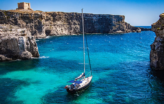 Yachtcharter: Segelyacht vor Camino, Malte