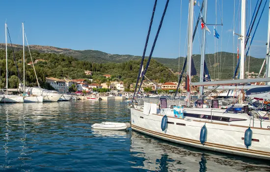 Segelyacht im Ionisches Meer Segelyacht im Ionisches Meer