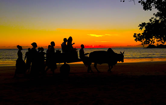 Madagassische Hochzeit bei Sonnenuntergang